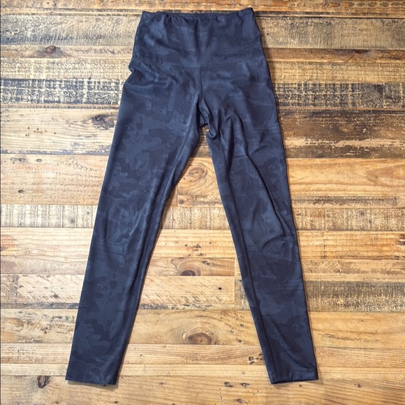 Zella women’s XXS leggings black camo print - Picture 2 of 5